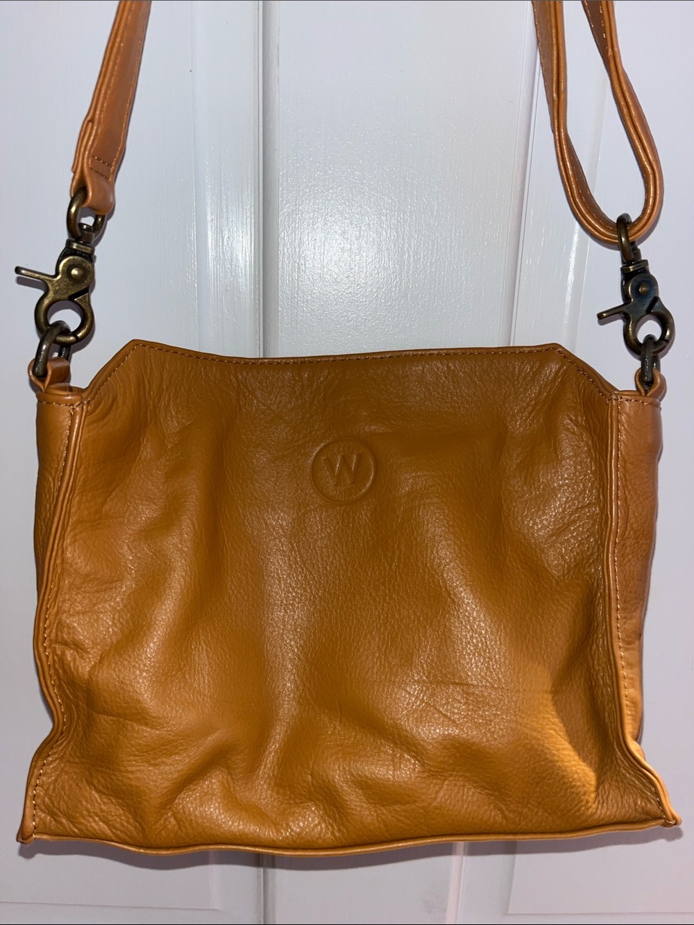 Wanderers Travel Co Leather Crossbody Bag in Cognac/Camel Brown